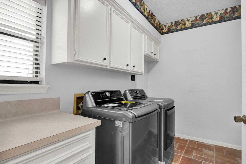 611 N Hickory Street - Photo 11