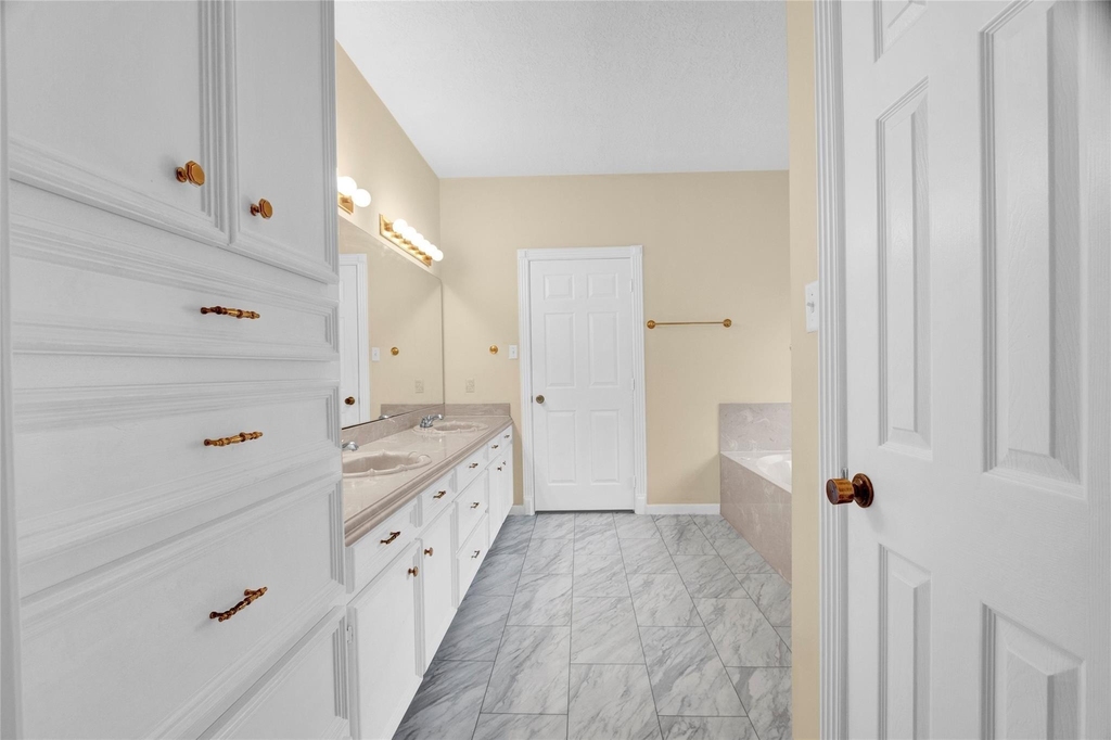 611 N Hickory Street - Photo 15