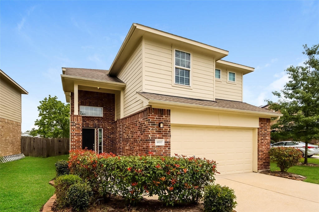 18702 Walden Glen Circle - Photo 1