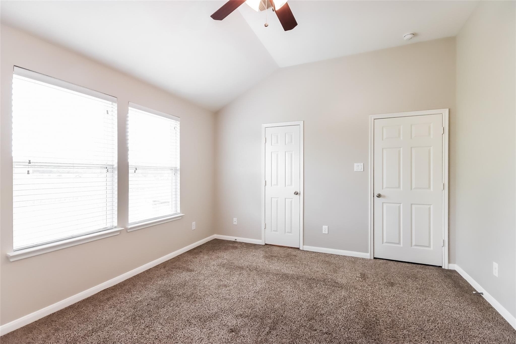 18702 Walden Glen Circle - Photo 6