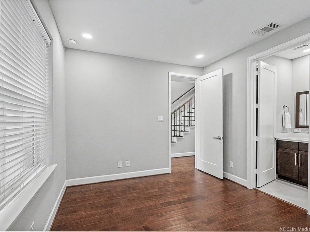 1028 Patterson - Photo 8