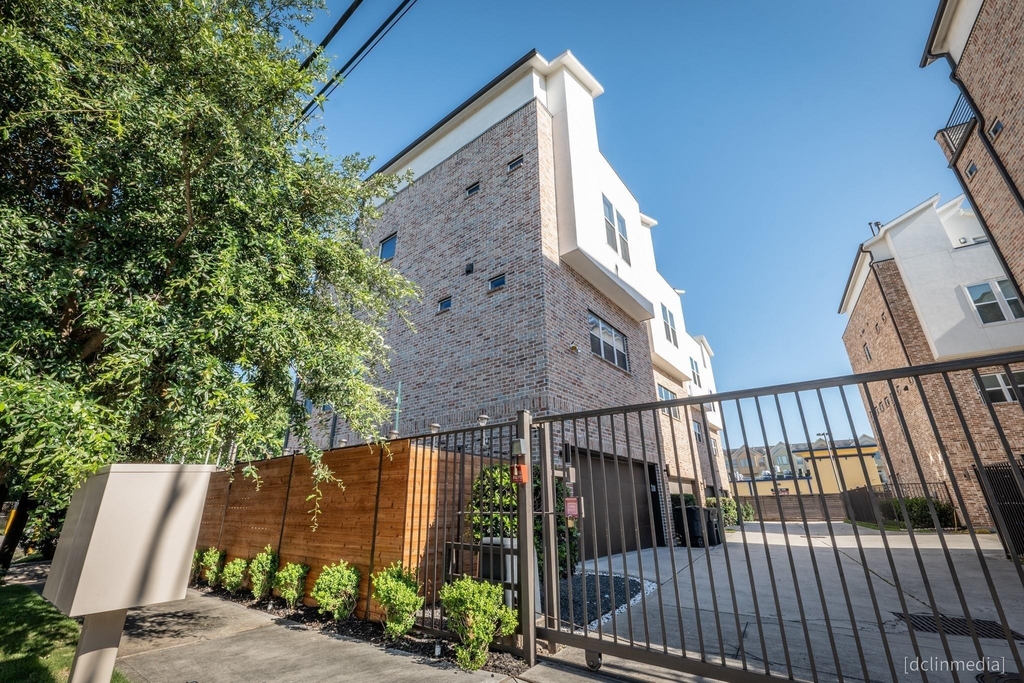 1028 Patterson - Photo 30