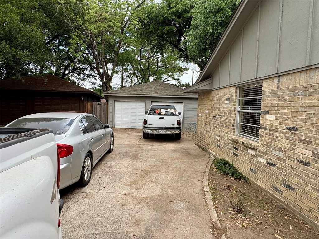 21802 Rotherham Drive - Photo 4