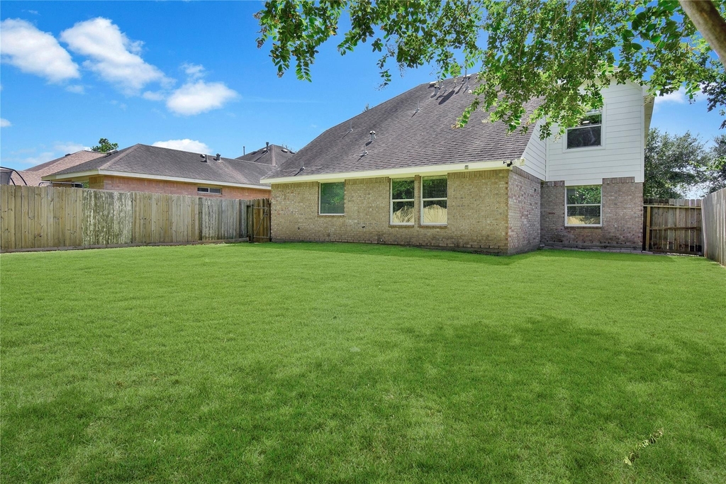 5601 Savannah Woods Lane - Photo 16