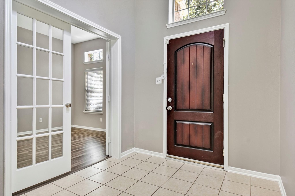 5601 Savannah Woods Lane - Photo 1