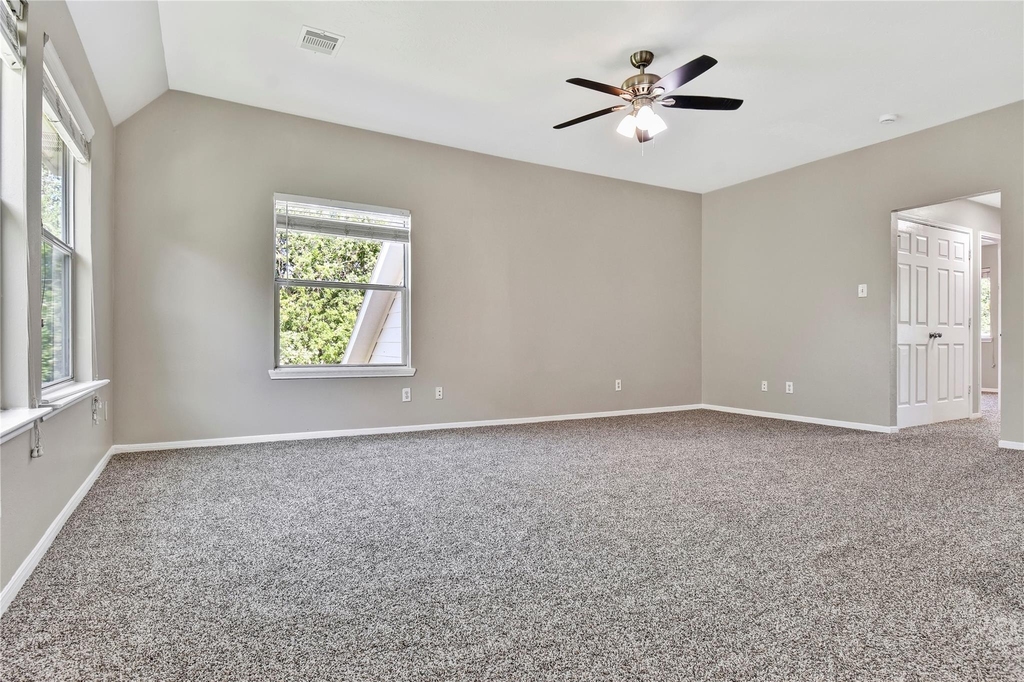 5601 Savannah Woods Lane - Photo 10