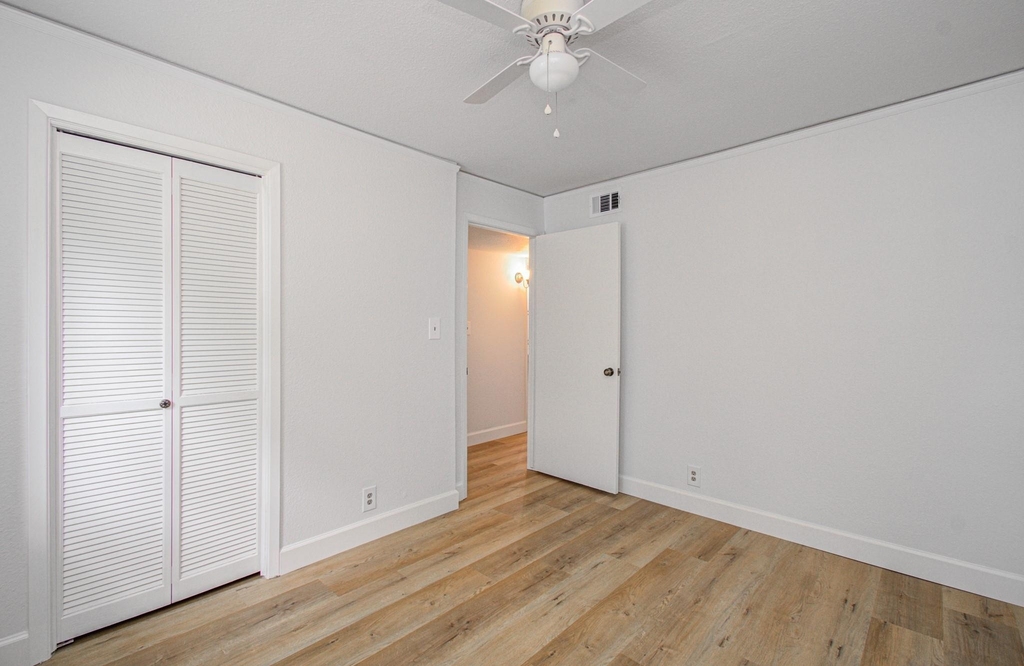 11002 Hammerly Boulevard - Photo 15