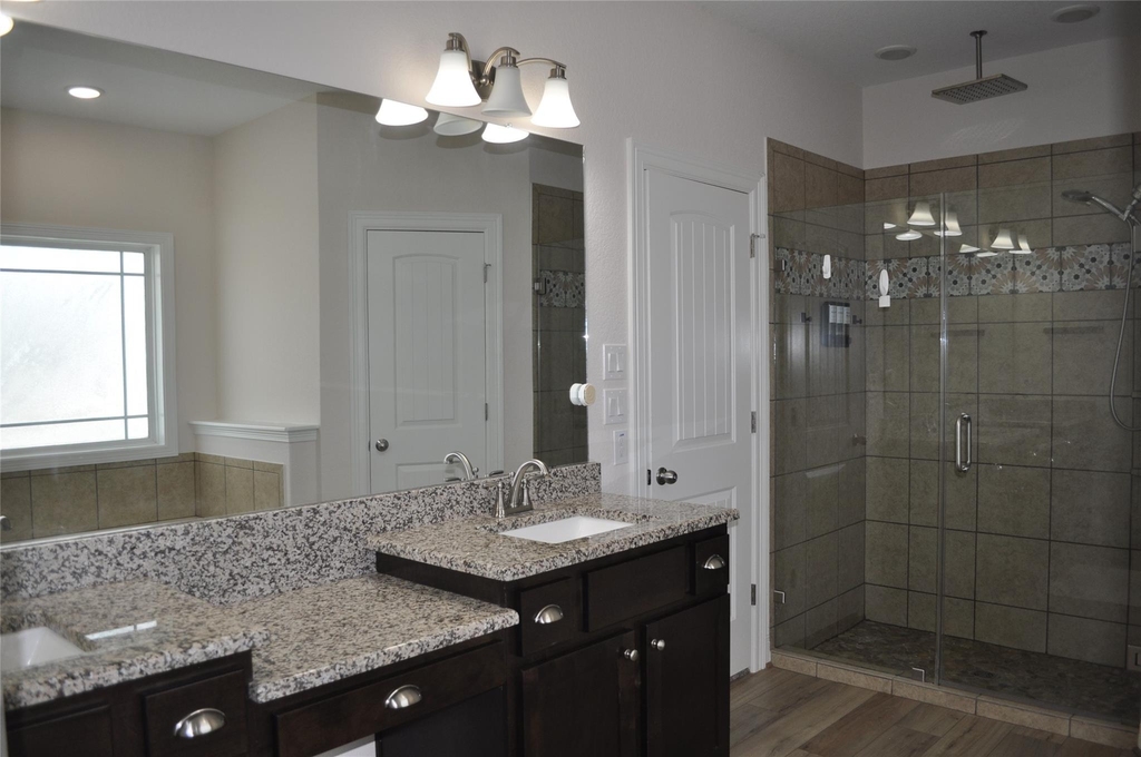 2502 Majestic Oaks Court - Photo 21