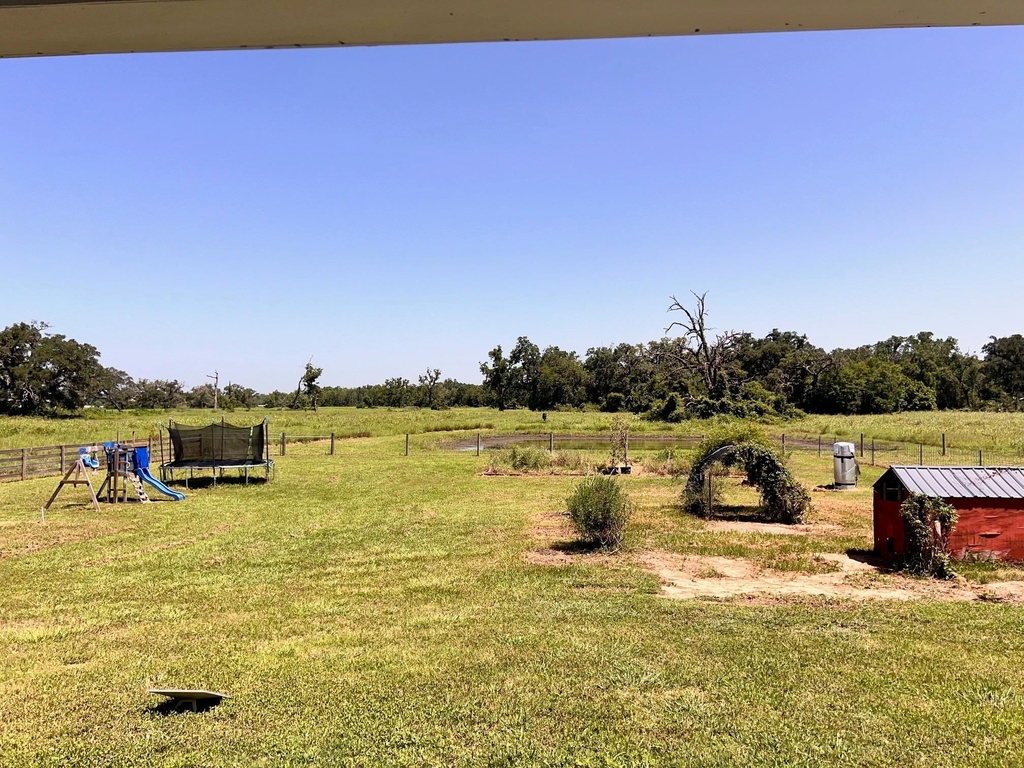 2502 Majestic Oaks Court - Photo 32