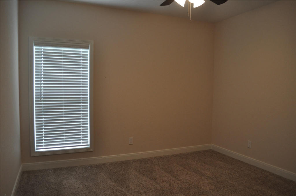 2502 Majestic Oaks Court - Photo 23
