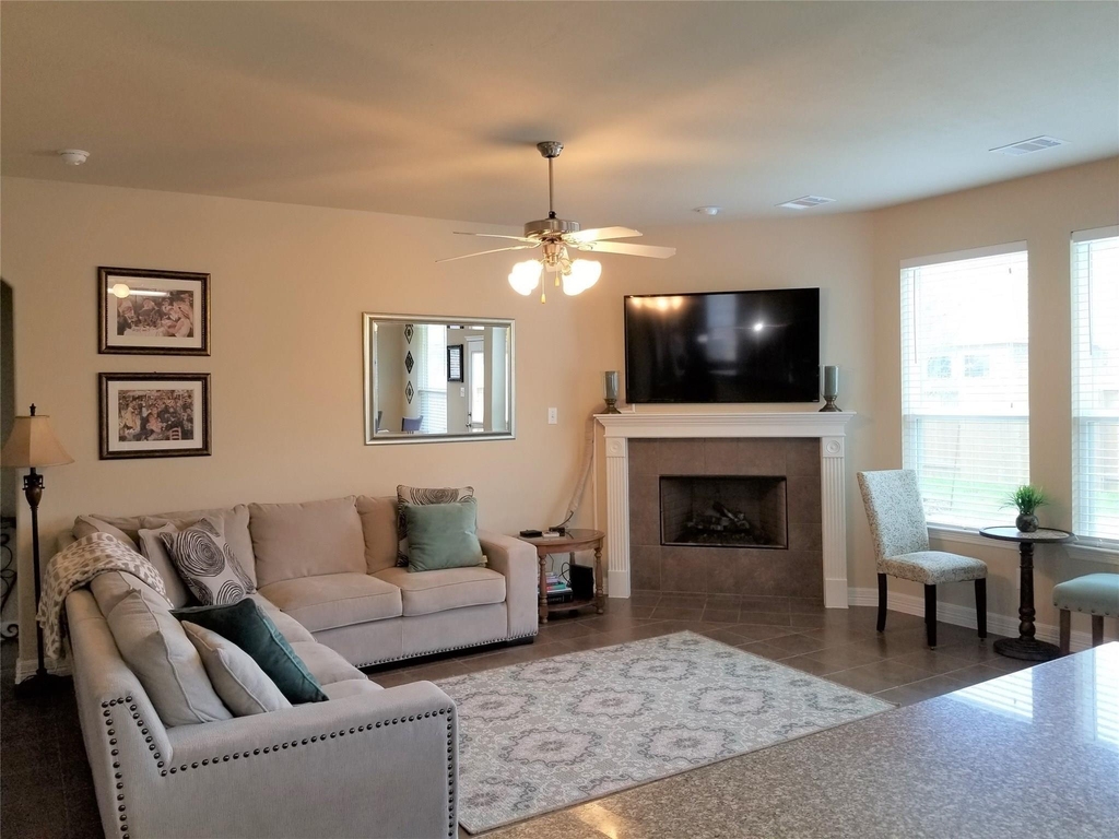 2566 Riverway Drive - Photo 4