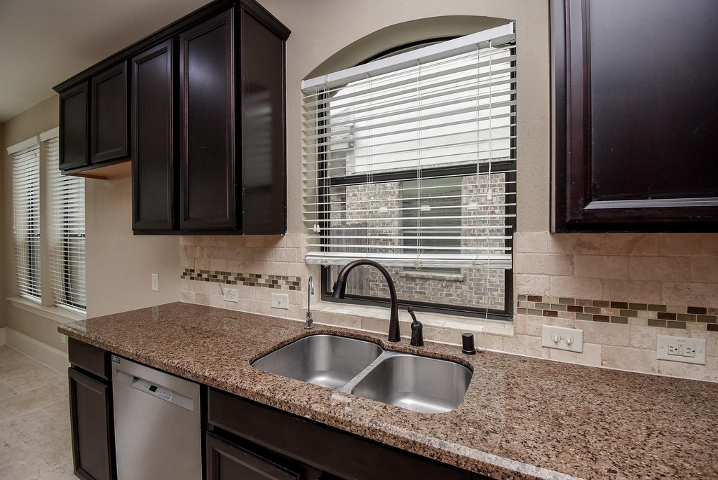 6034 Gracys Landing Lane - Photo 17