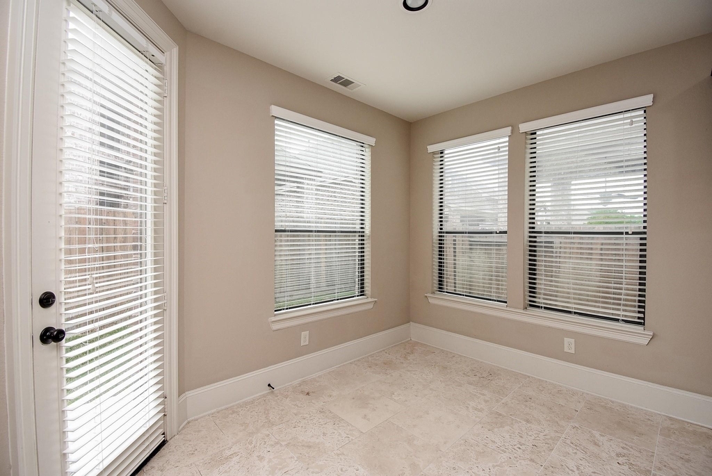 6034 Gracys Landing Lane - Photo 20