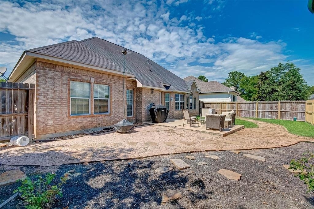 110 Monterrey Road W - Photo 7