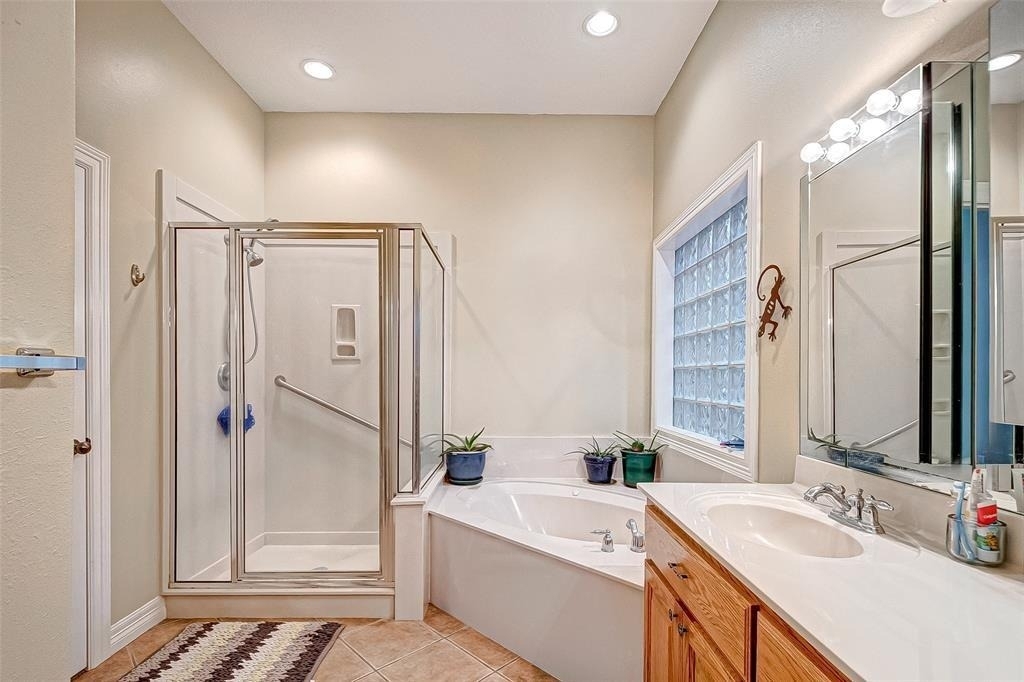 110 Monterrey Road W - Photo 4