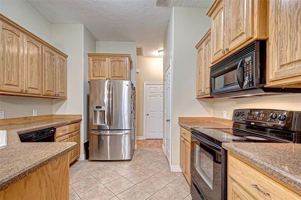 110 Monterrey Road W - Photo 1