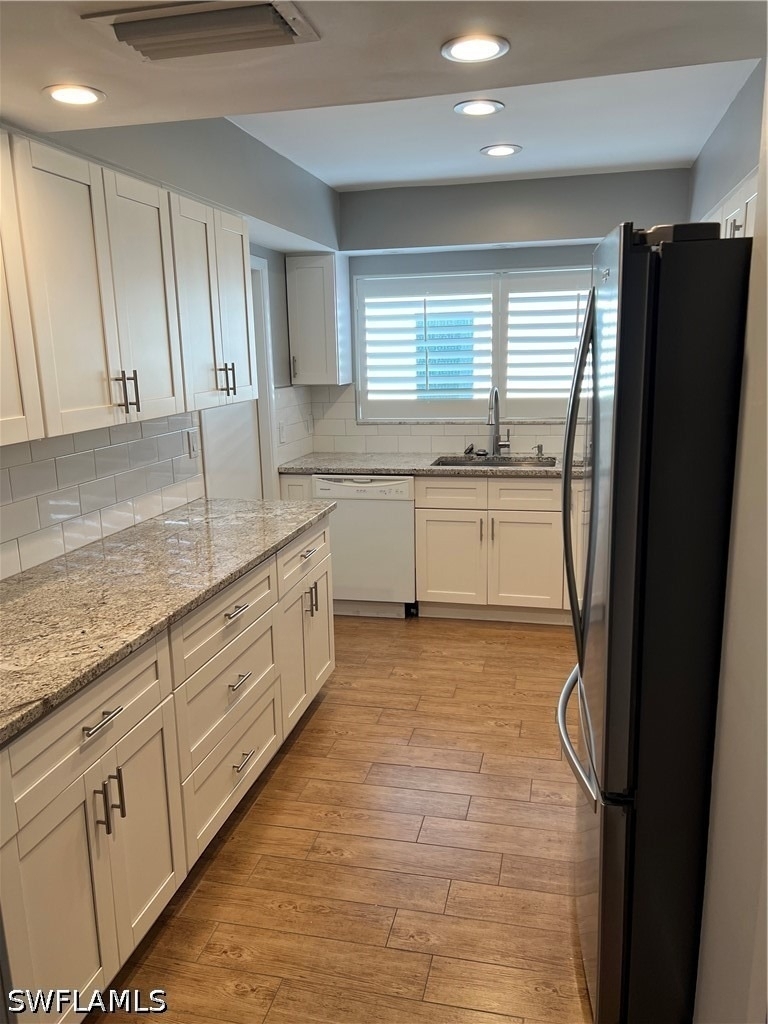 632 98th Avenue N - Photo 2