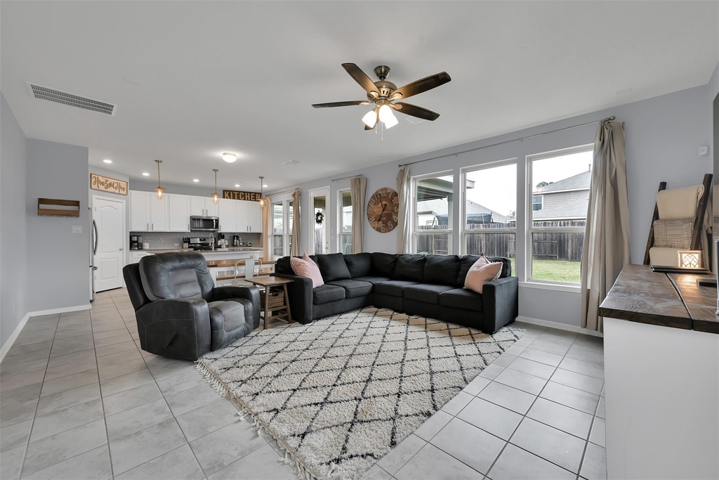 1127 Littleton Court - Photo 10