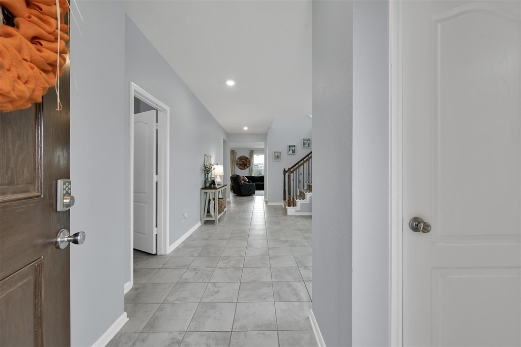 1127 Littleton Court - Photo 3