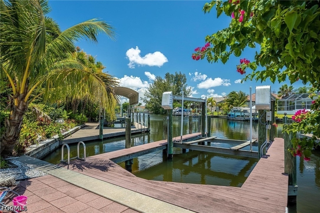4123 Sw 26th Place - Photo 1