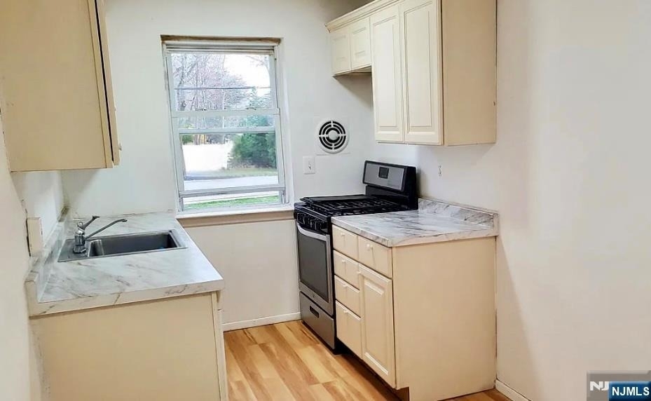 62 Regency - Photo 2