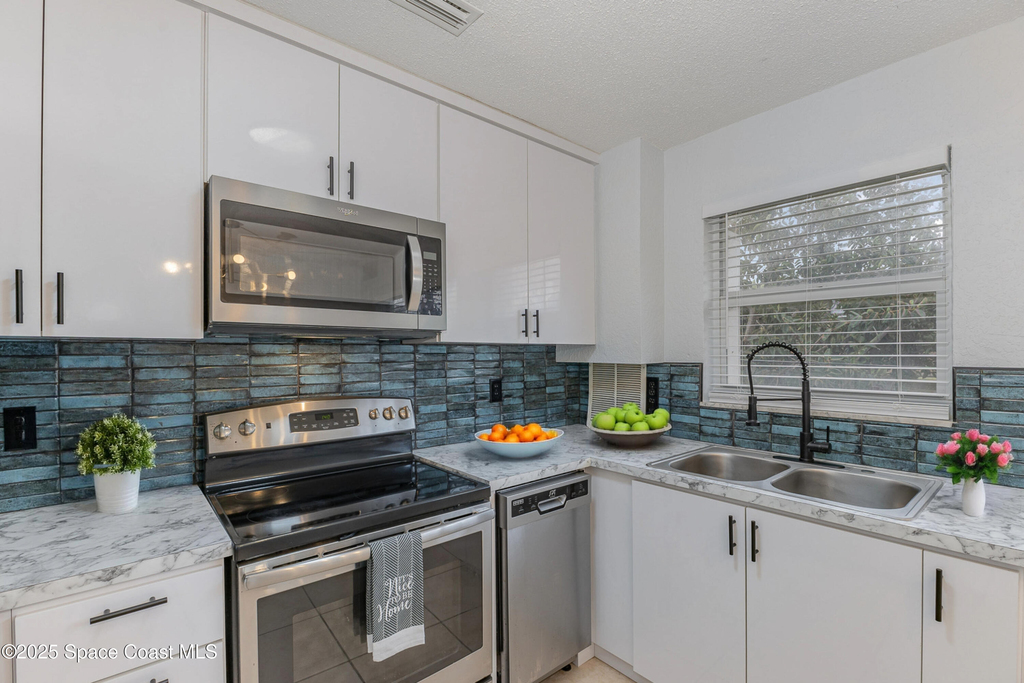 1029 Park Drive - Photo 4