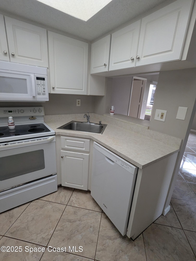 1609 Sunny Brook Lane - Photo 4