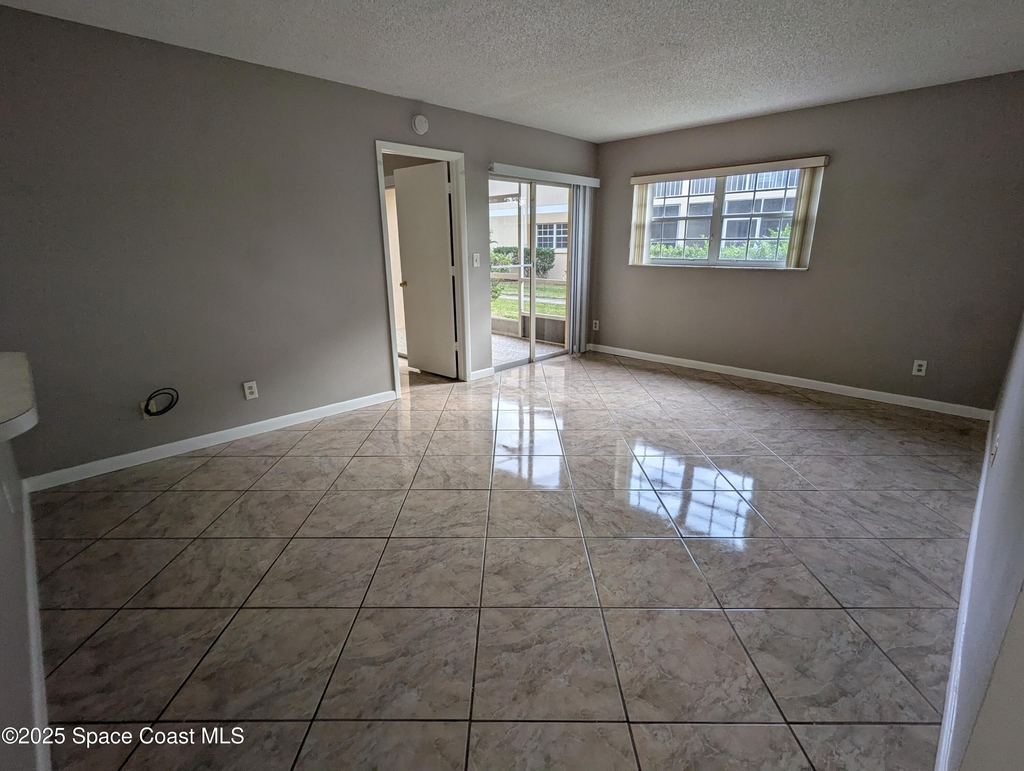 1609 Sunny Brook Lane - Photo 2