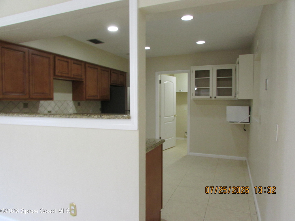 211 W Laila Drive - Photo 3