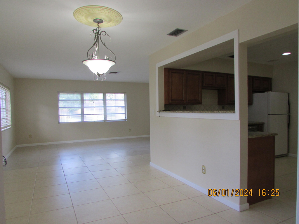 211 W Laila Drive - Photo 14
