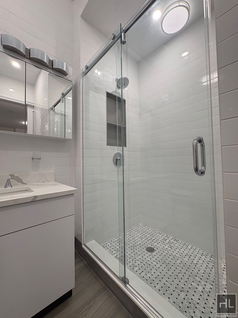 West 68 Street - Photo 10