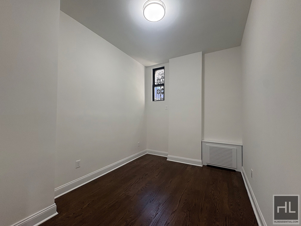 West 68 Street - Photo 7