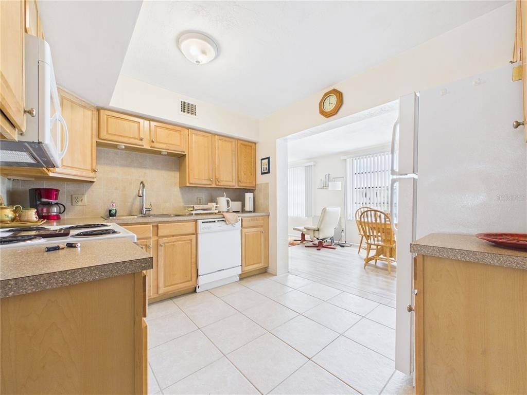 2462 Brazilia Drive - Photo 7