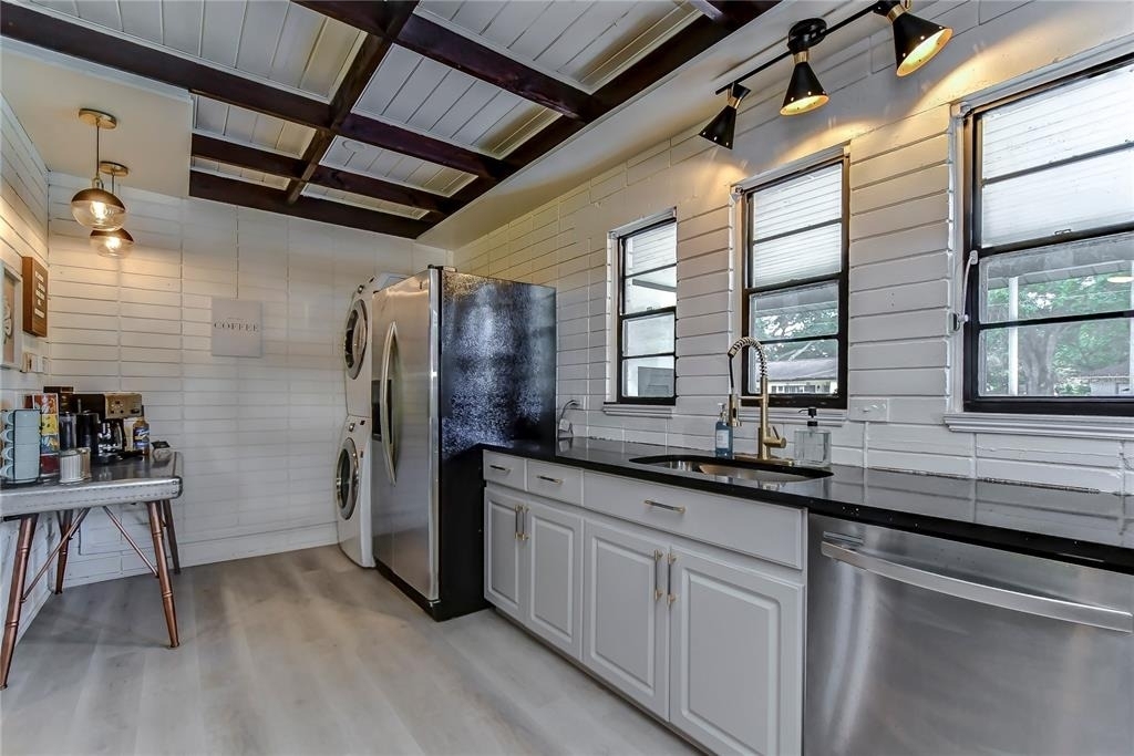 4701 N Willis Street - Photo 11