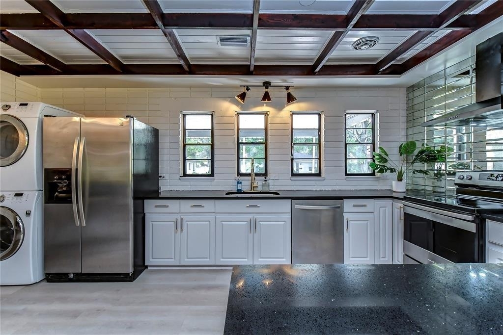4701 N Willis Street - Photo 10