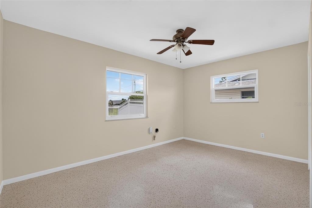 705 Thunderbird Avenue - Photo 21
