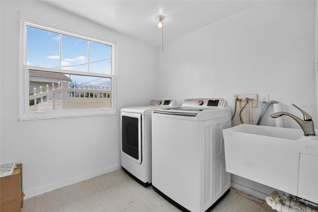 705 Thunderbird Avenue - Photo 36