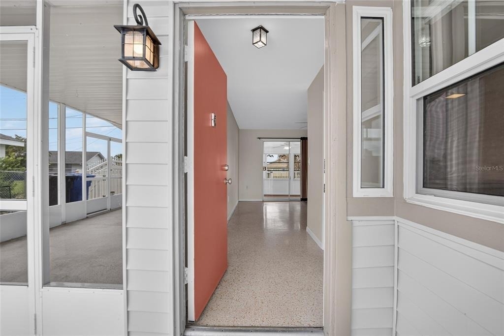 705 Thunderbird Avenue - Photo 1