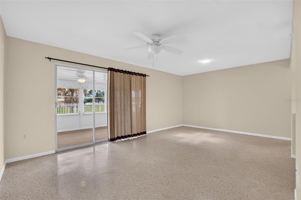 705 Thunderbird Avenue - Photo 30
