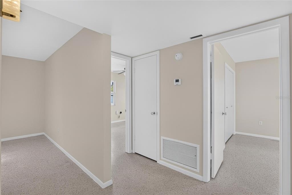 705 Thunderbird Avenue - Photo 10