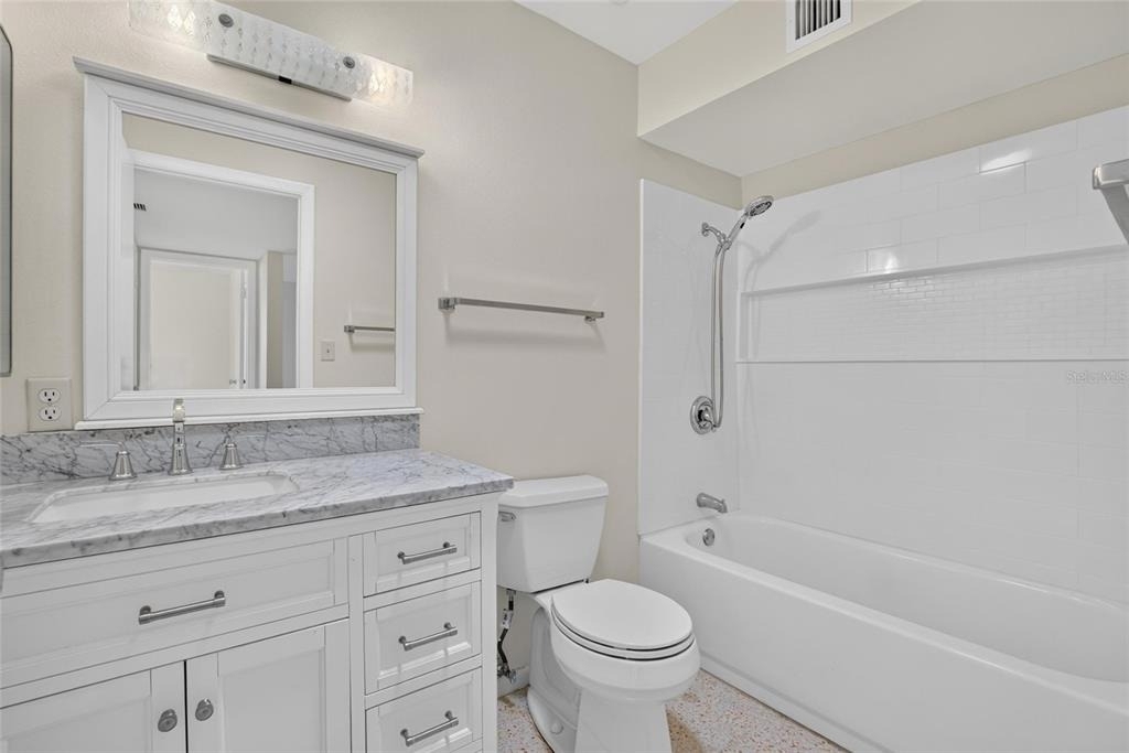705 Thunderbird Avenue - Photo 11