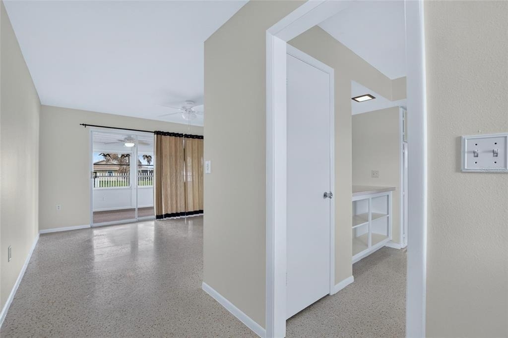 705 Thunderbird Avenue - Photo 2