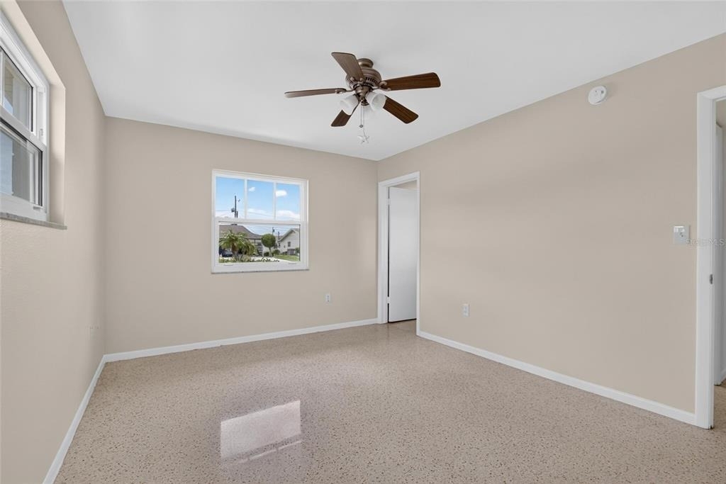 705 Thunderbird Avenue - Photo 14