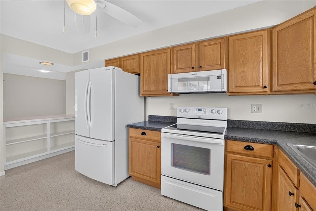 705 Thunderbird Avenue - Photo 6