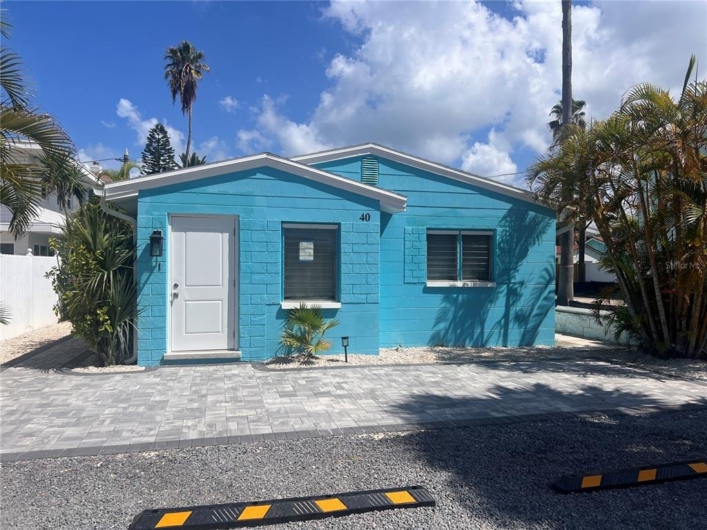 40 82nd Avenue S - Photo 0