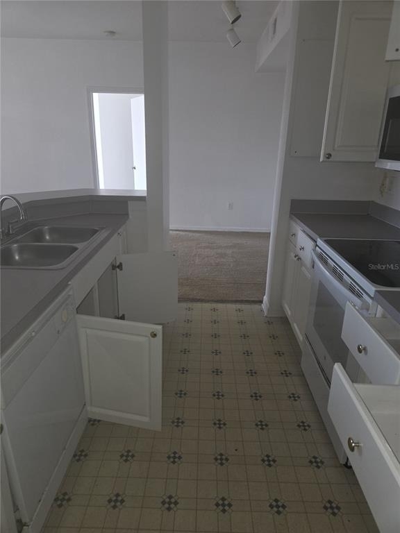 5566 Metrowest Boulevard - Photo 11
