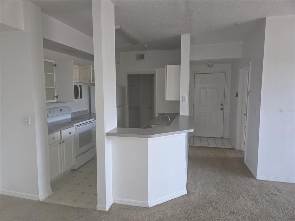 5566 Metrowest Boulevard - Photo 4
