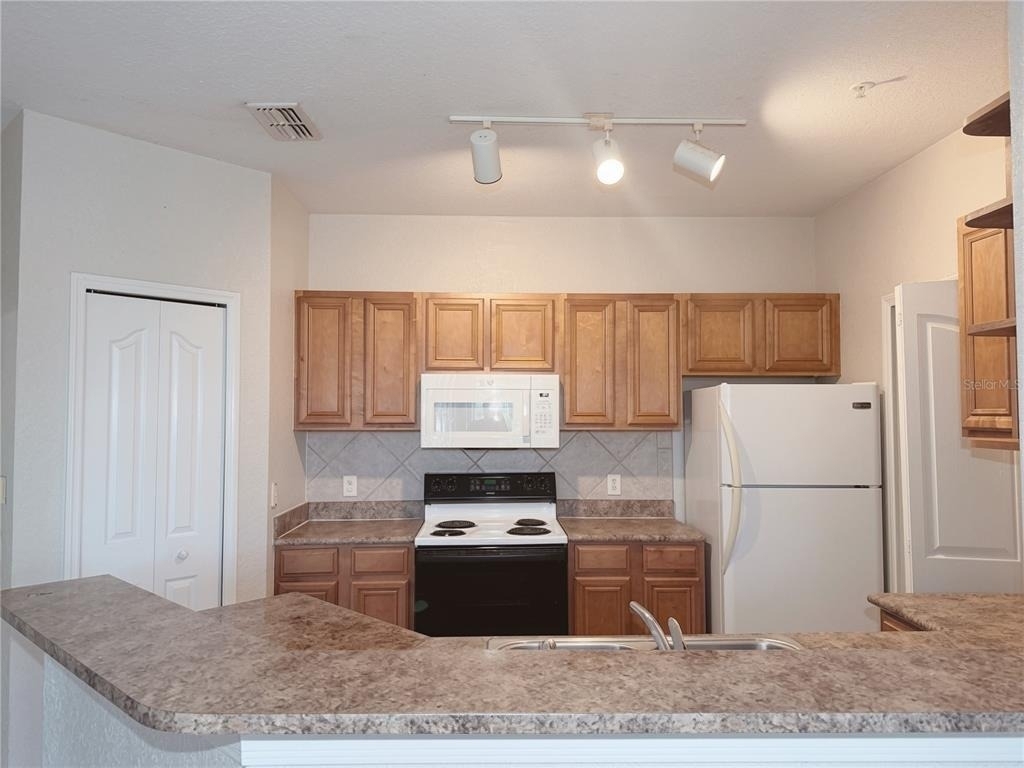 6149 Metrowest Boulevard - Photo 17