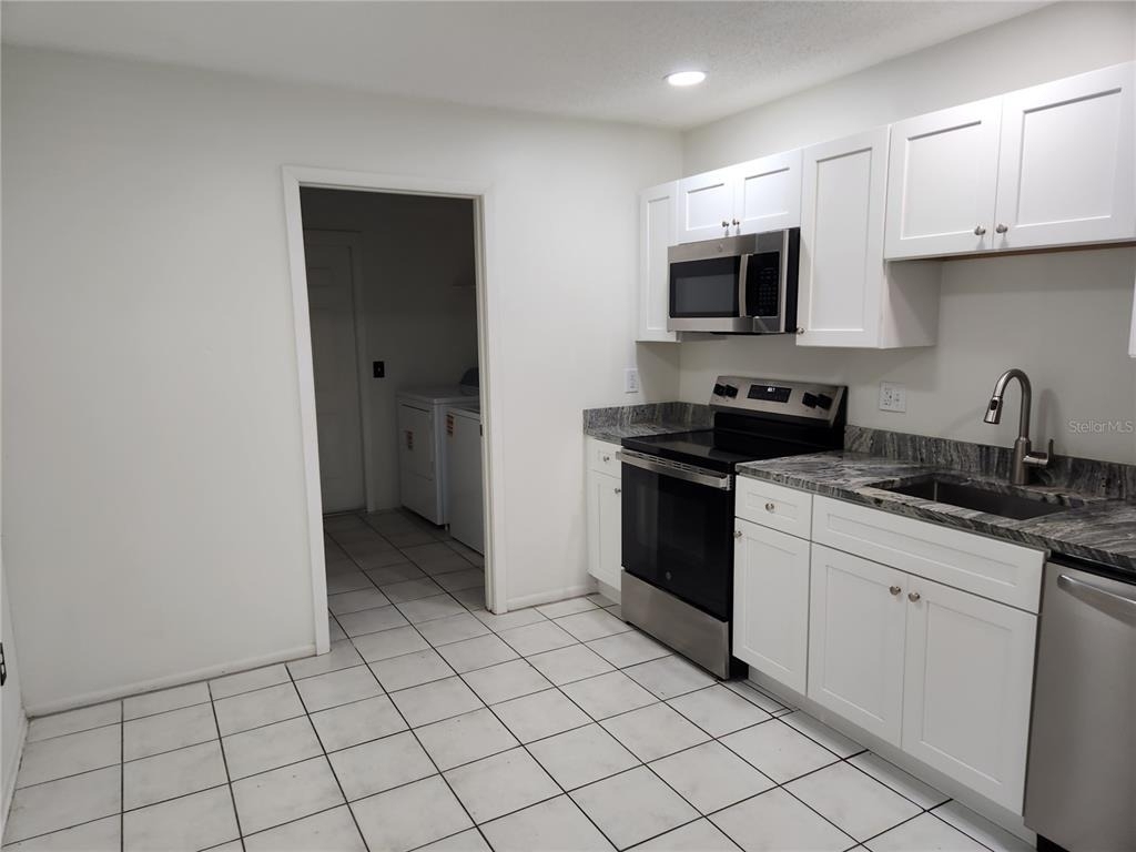 1120 36th Street W - Photo 5