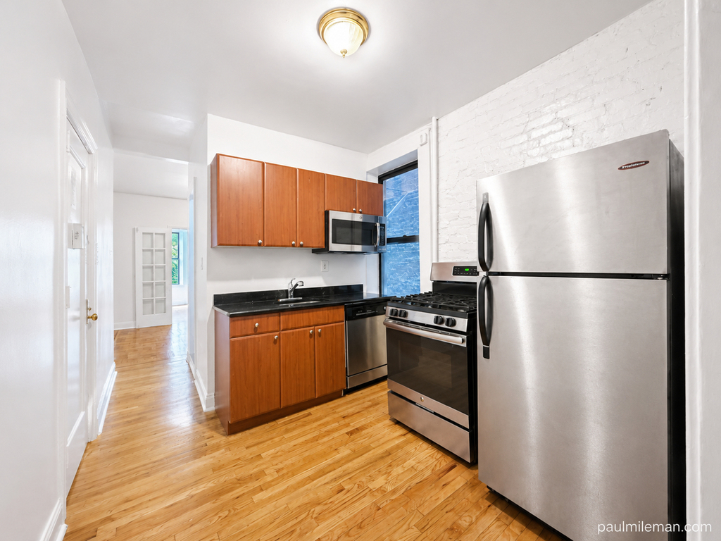 East 12th Street - Photo 2